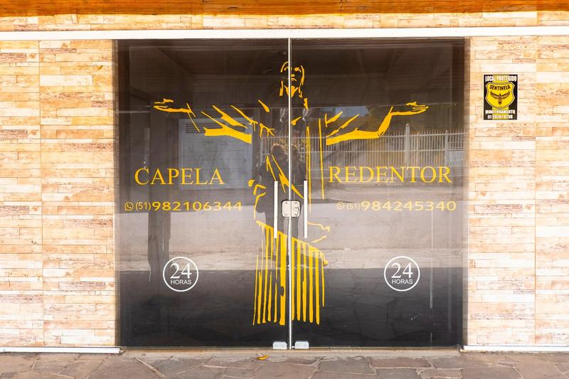 Entrada da capela de velório da Funerária Redentor em Canoas