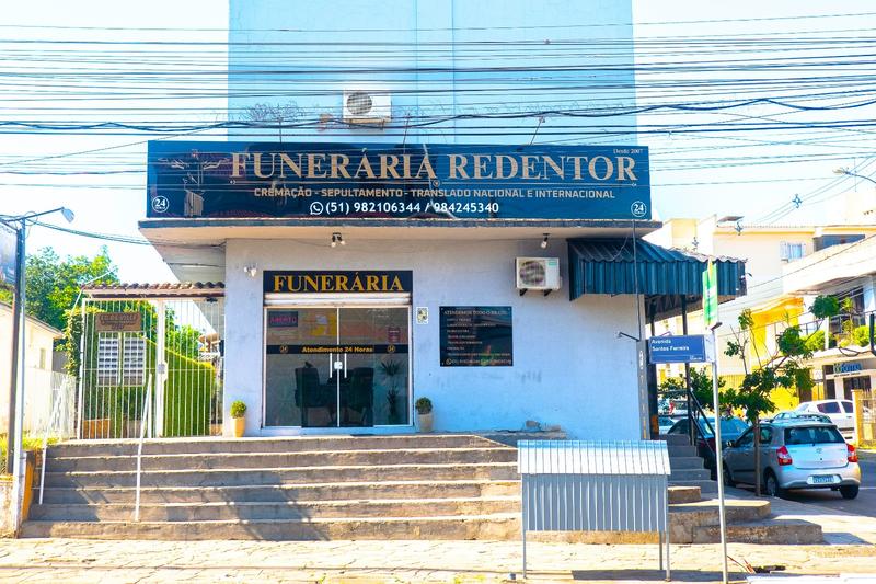 Acesso acolhedor da unidade Funerária Redentor em Canoas